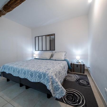 Au Coeur Du Vieux Village Saint-Chamas Екстериор снимка