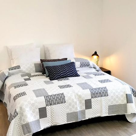 Au Coeur Du Vieux Village Saint-Chamas Екстериор снимка