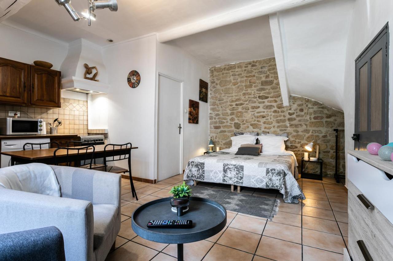 Au Coeur Du Vieux Village Saint-Chamas Екстериор снимка