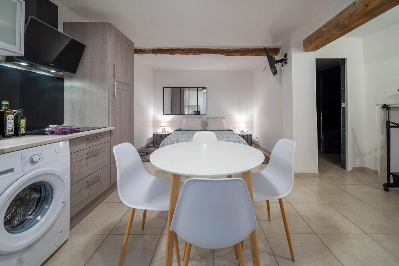 Au Coeur Du Vieux Village Saint-Chamas Екстериор снимка