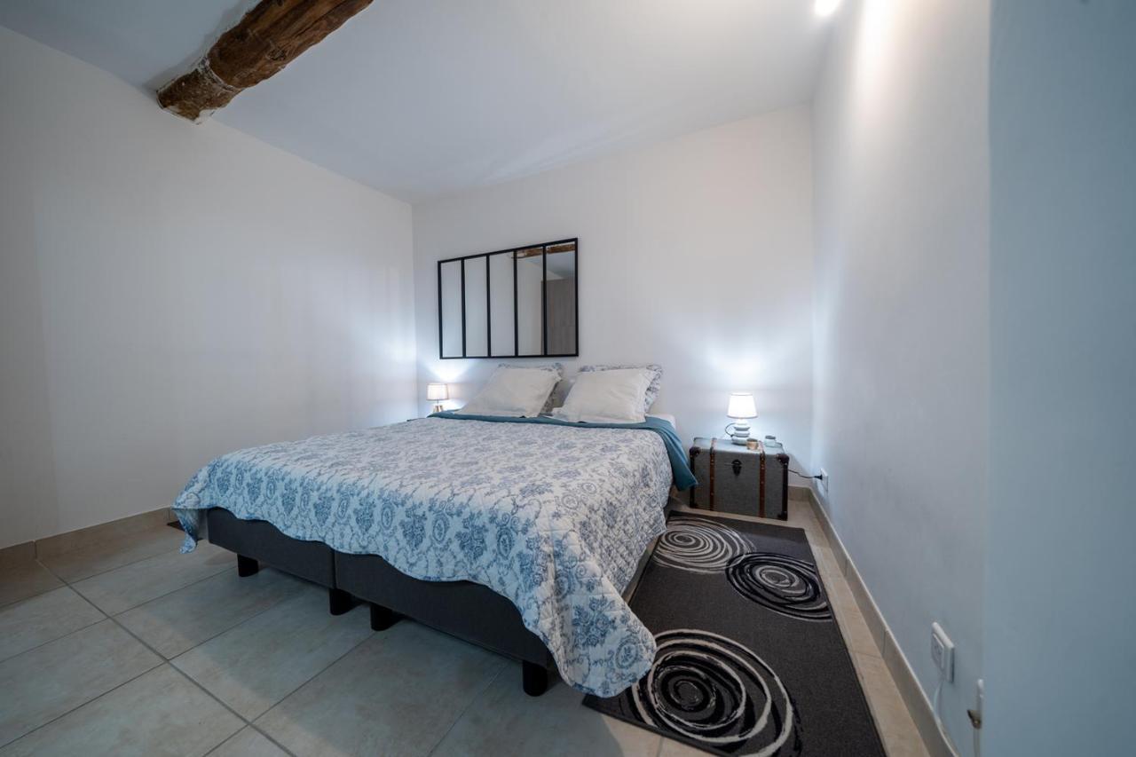 Au Coeur Du Vieux Village Saint-Chamas Екстериор снимка