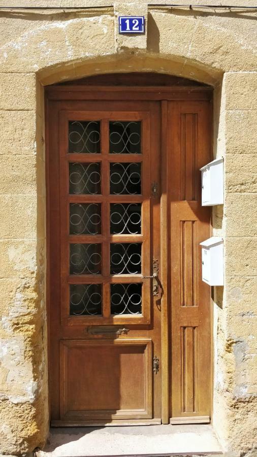 Au Coeur Du Vieux Village Saint-Chamas Екстериор снимка